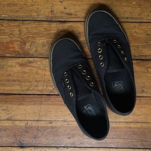 Black gum sole vans